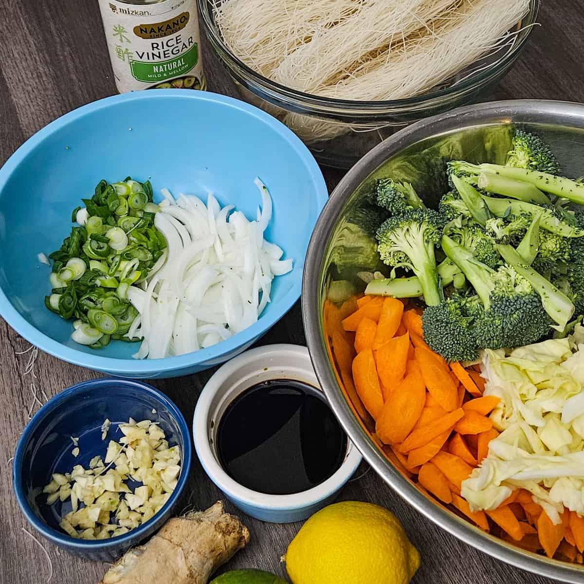 the ingredients for the easy Asian vegetable stir fry rice noodle recipe