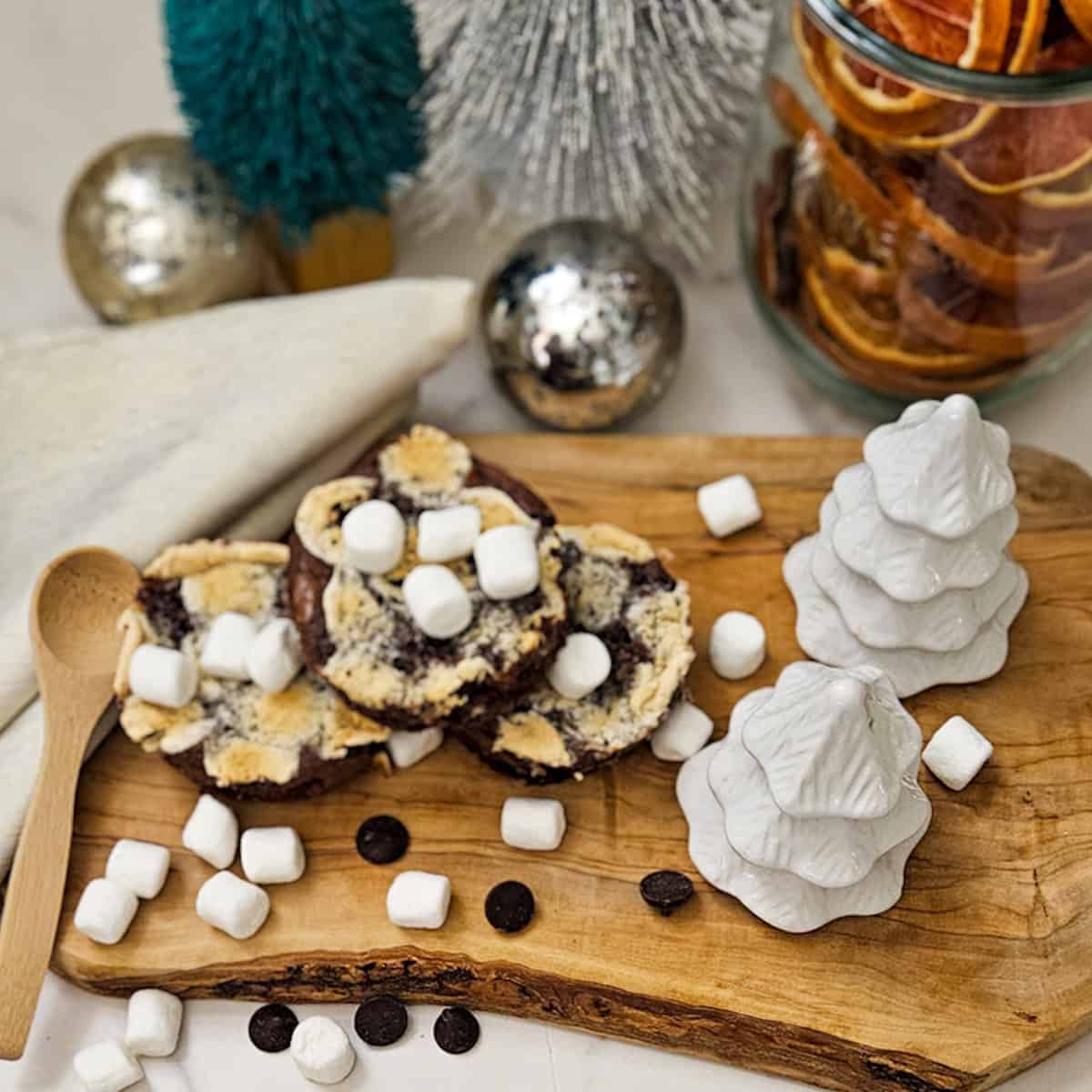 Festive Christmas hot cocoa brownies with Mini Marshmallows.